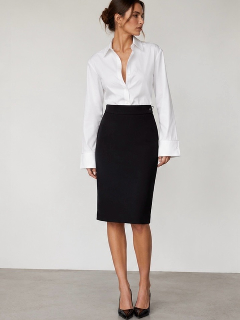 Givenchy Navy Pencil Skirt US 4/FR 36
